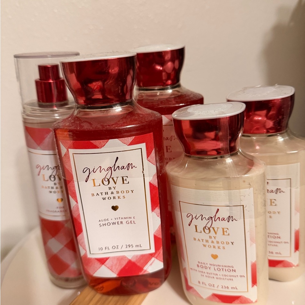 NEW Bath & Body Works Gingham Love Shower Gel and Lotion - 5 pc set!!